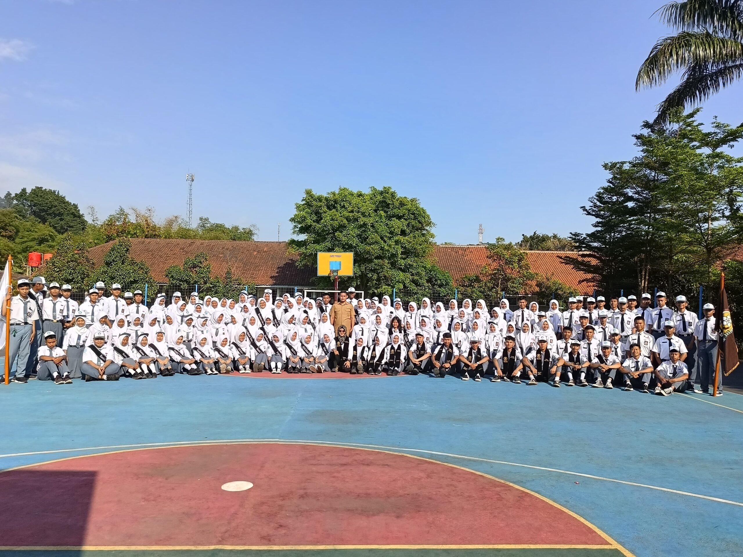 pelantikan pengurus osis mpk dan ekstrakurikuler